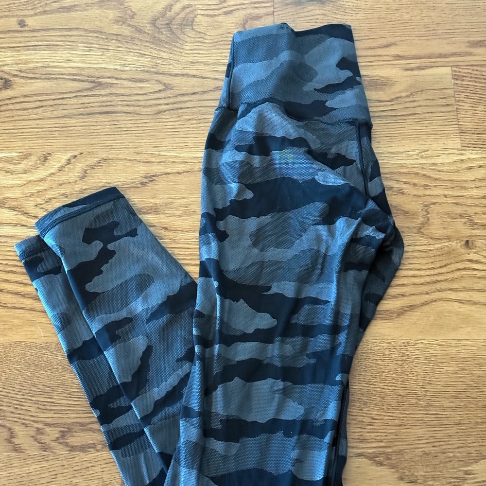 Women’s  Camo Leggings XS
